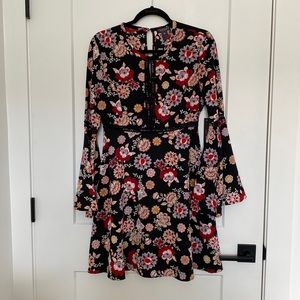 Jesse Anne Floral Bell Long Sleeve Keyhole Dress